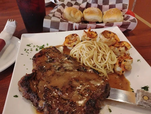 La Bella Tavola Italian Grill & Pizza photo 9